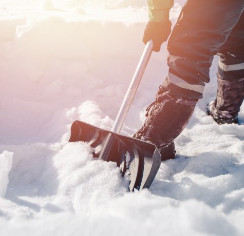 Les coûts du déneigement de terrain dépendent de la taille du terrain, de la quantité de neige accumulée et de plusieurs autres facteurs.